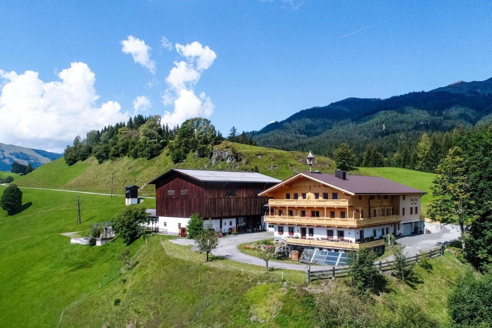 Hotel Holiday In Mittersill-Near The Kitzbuhel Alps
