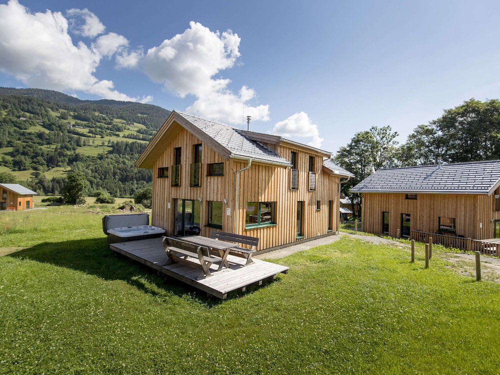 Hotel Appealing Chalet Near Ski Slope