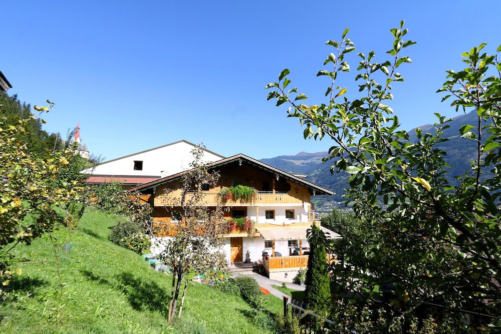 Hotel Apartment In Fugen Near Spieljochbahn
