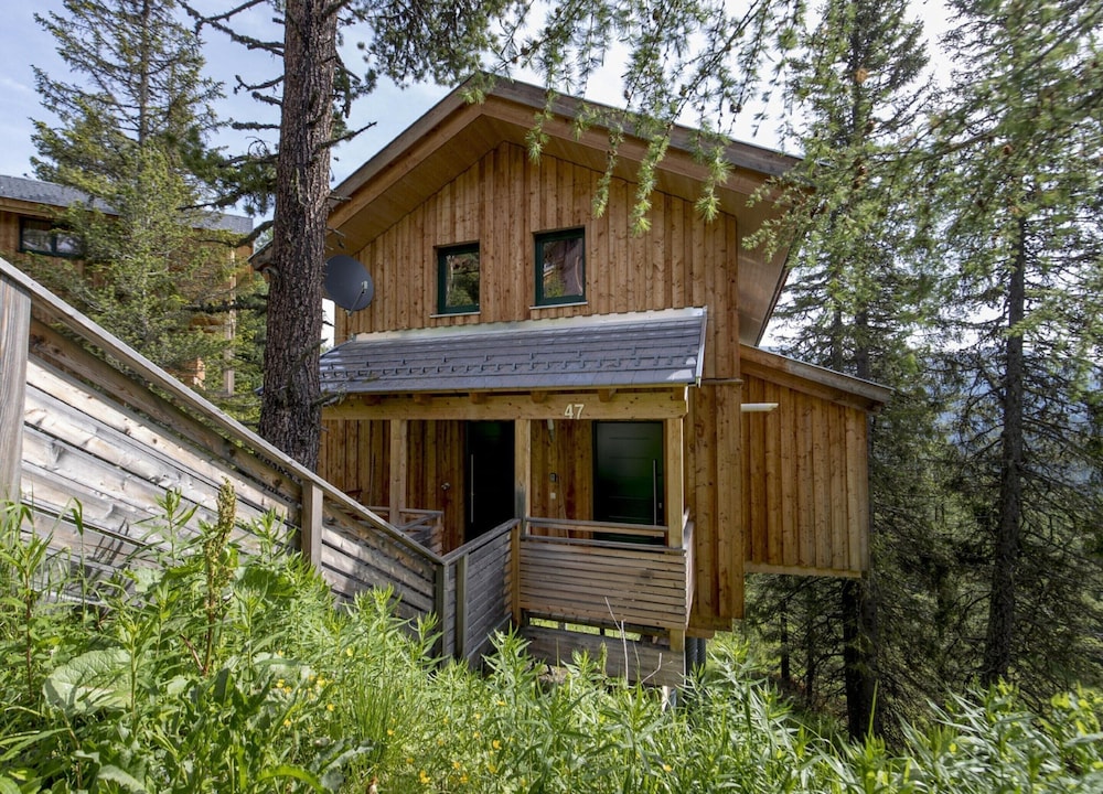 Hotel Spacious Chalet With Hot Tub