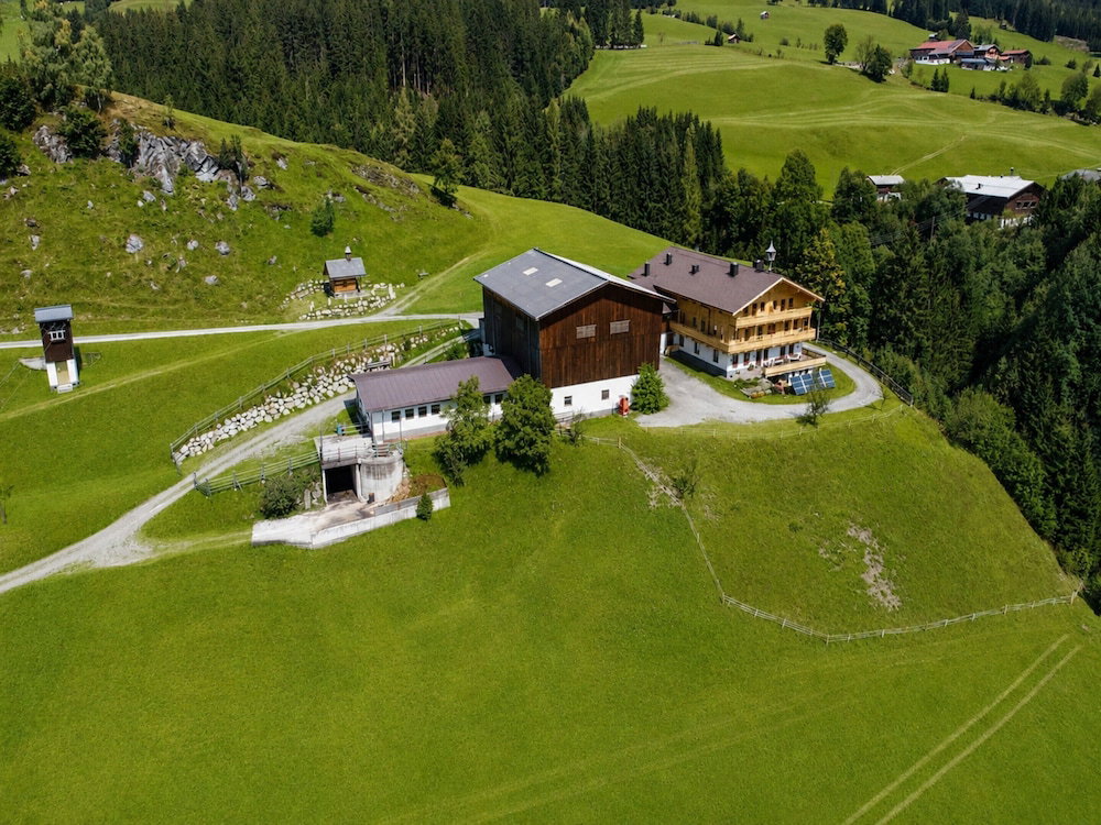 Hotel Holiday Retreat For 10 In Mittersill
