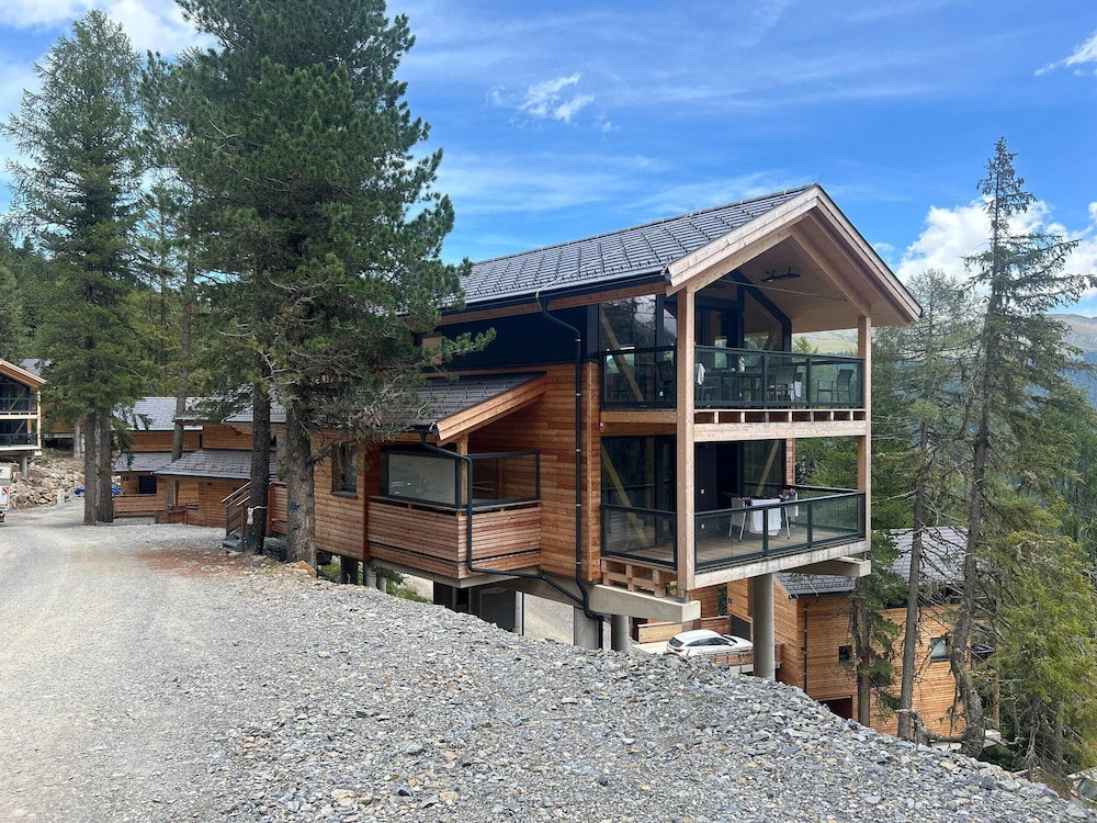 Hotel Chalet With Sauna On Balcony
