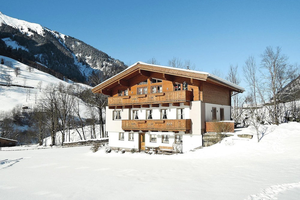 Hotel Apartment In Fusch An Der Glocknerstrasse In Nature