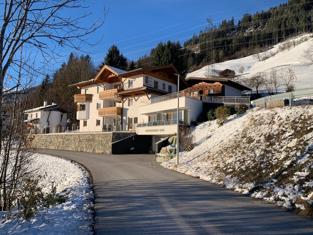 Hotel Apartment With Alpine Views