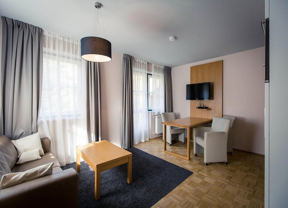 Hotel Apartment Only 200 M From Ski Station