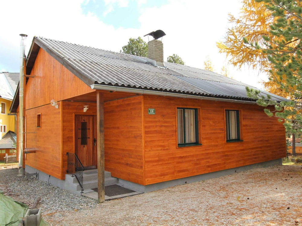 Hotel Sunlit Cabin With Hot Tub In Turracherhohe