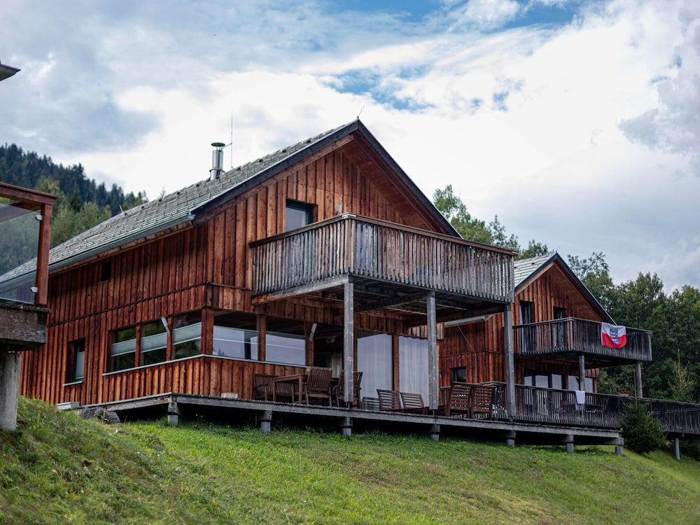 Hotel Appealing Chalet With Terrace