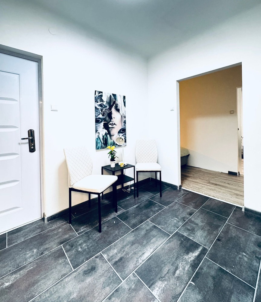Hotel 2Br 1Lr Apartment For 5 Peaceful Stay