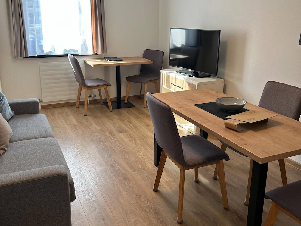 Hotel Apartment With Ski Lift Right Outside The Door