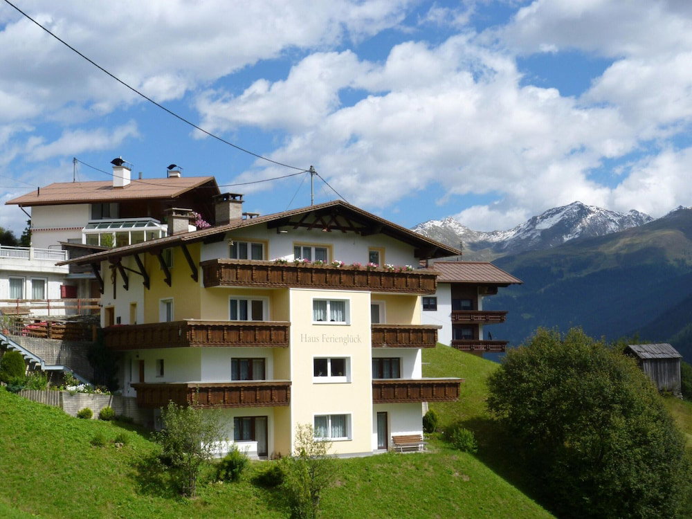 Hotel Holiday Apartment In Kappl Near Ski Resort