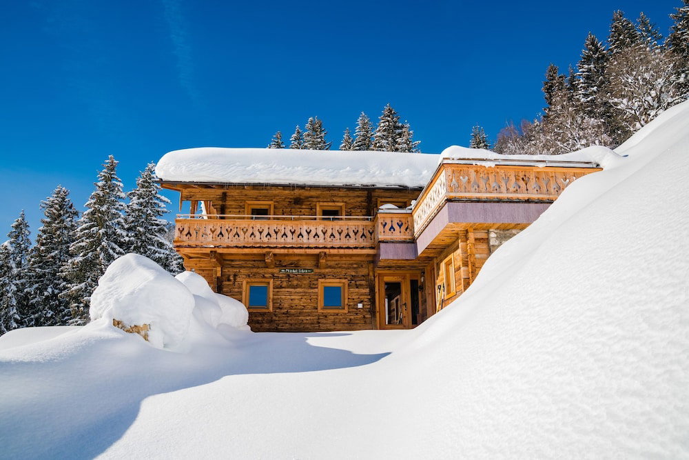 Hotel Chalet In Hollersbach Near Kitzbuhel Ski Lift