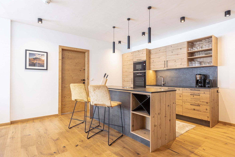 Hotel Spacious Apartment With Balcony