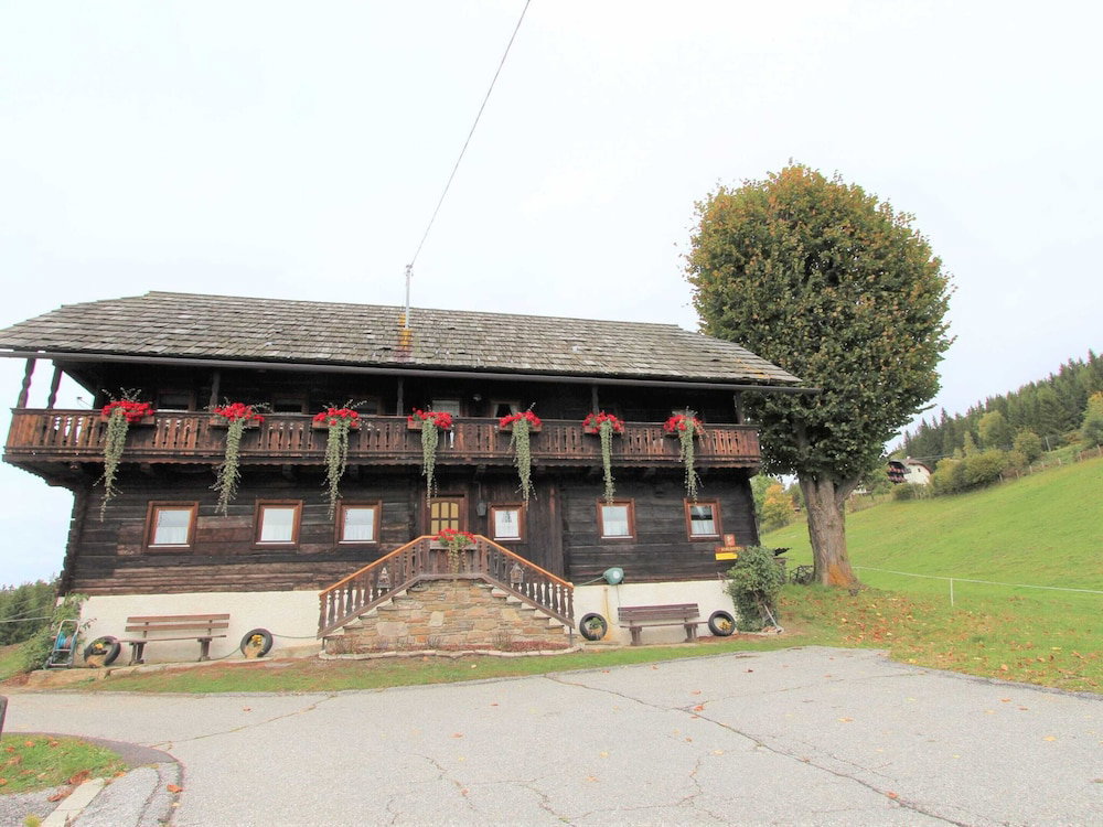 Hotel Lush Farmhouse In Fresach Near Lake Millstätter See