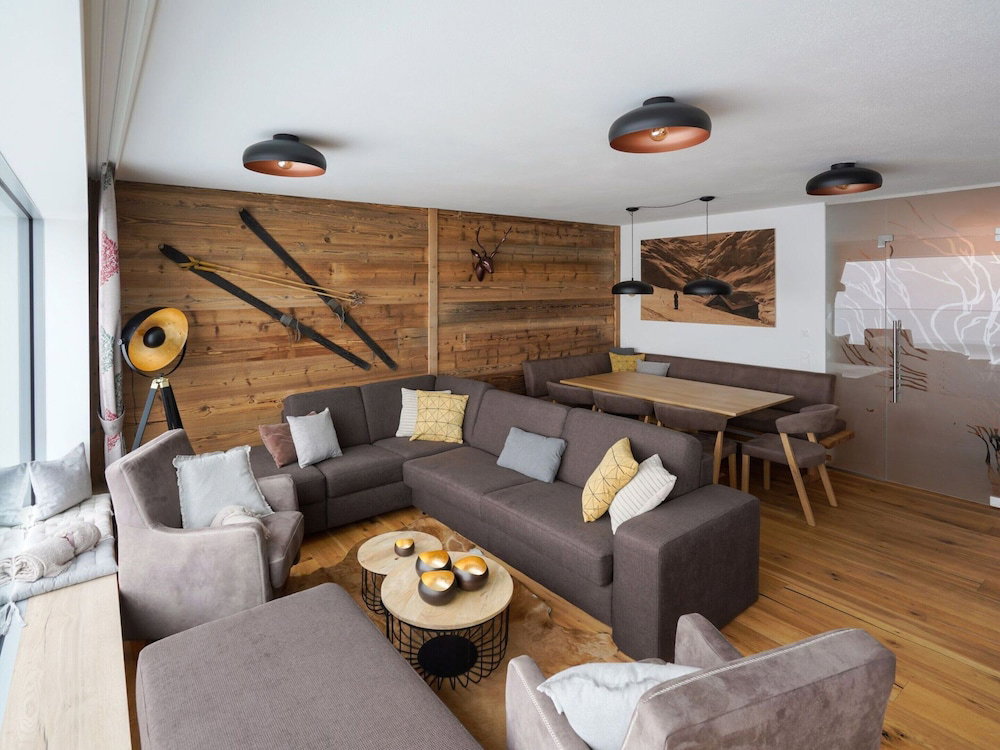 Hotel Kitzbuhel Alpine Lodge With Sauna