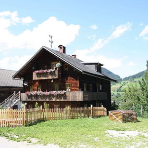 Hotel Sprawling Mansion Near Ski Area In Salzburg cazare Eben im Pongau