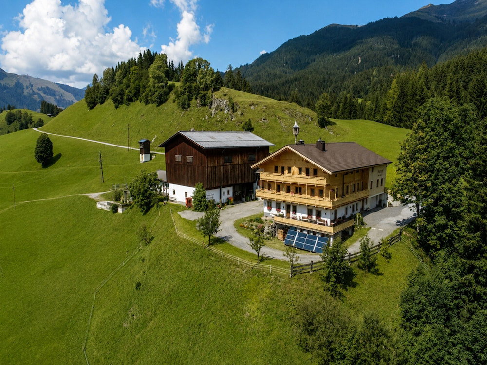 Hotel Holiday With Mountain Views In Mittersill