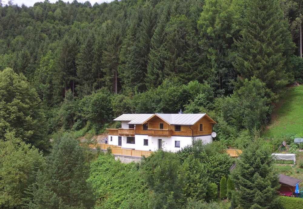 Hotel Alpine Chalet Near Zell Am See For 12