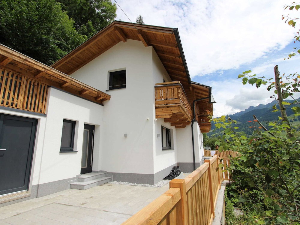Hotel Renovated Holiday Home Near Zell Am See With Enclosed Garden