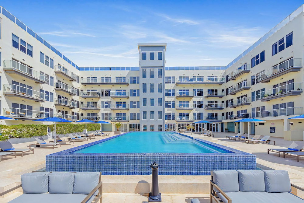 Hotel Harbour House