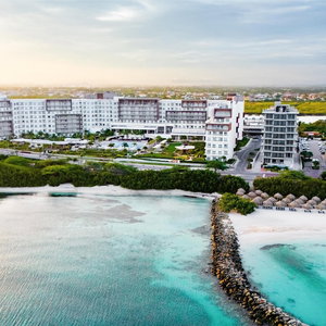 Hotel Embassy Suites By Hilton Aruba Beach Resort cazare Tanki Leendert