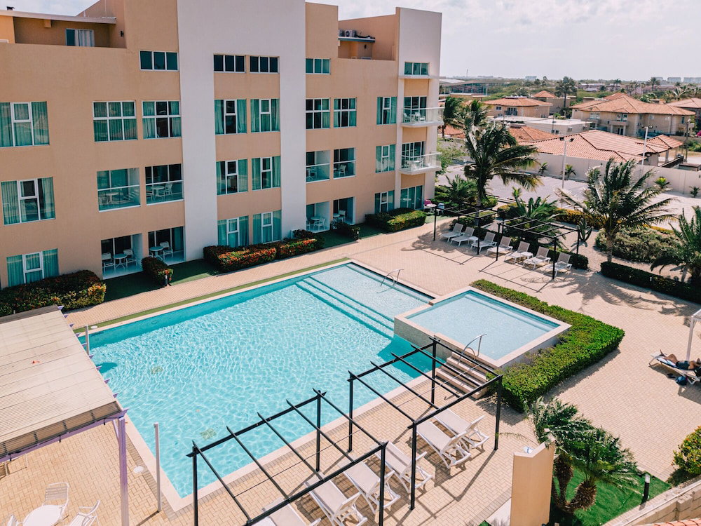 Hotel Aruba's Life Vacation Residences