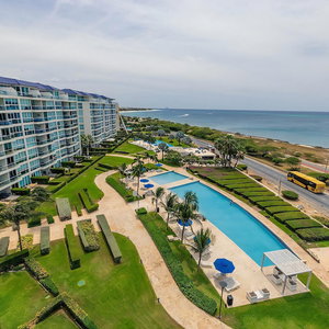 Hotel Blue Residences cazare Tanki Leendert