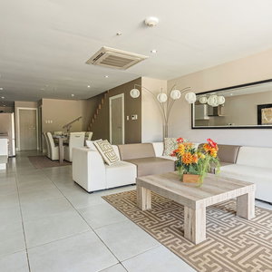 Hotel Las Islas Condominiums cazare Tanki Leendert