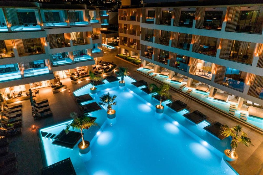 dal travel Akasha Beach