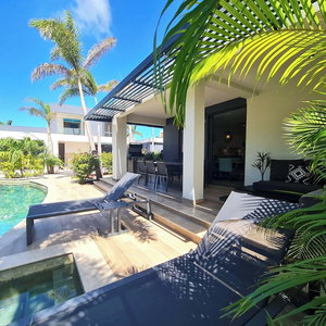Hotel Tuscany Residence Aruba cazare Tanki Leendert