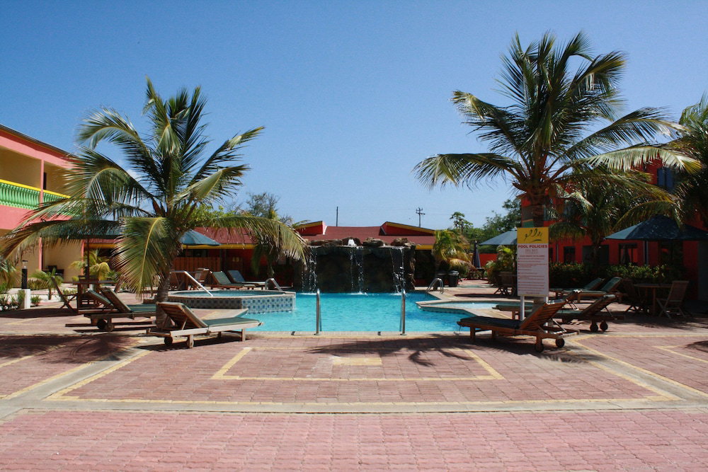 Hotel Del Rey Apartments