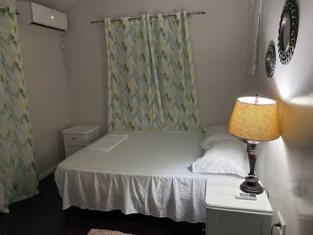 Sheridan's Place - 1 Minute Walk To The Beach