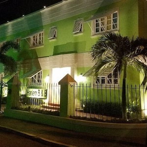 Hotel Harlem B & B cazare Oistins