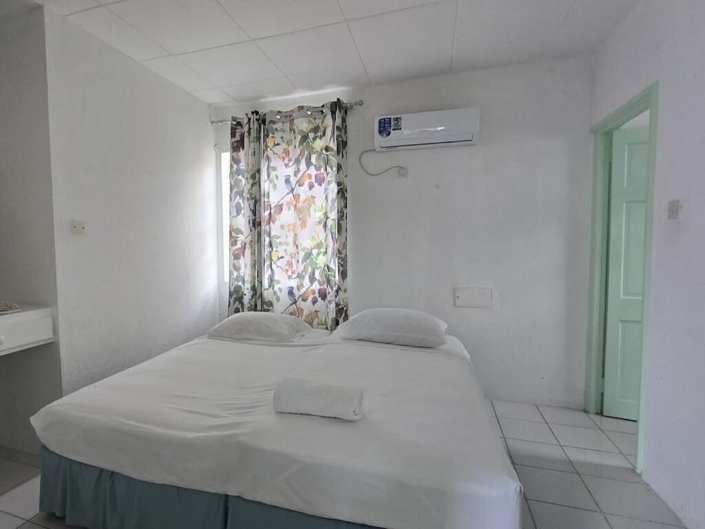 Hotel Classic One-Bedroom Apartment W King Bed