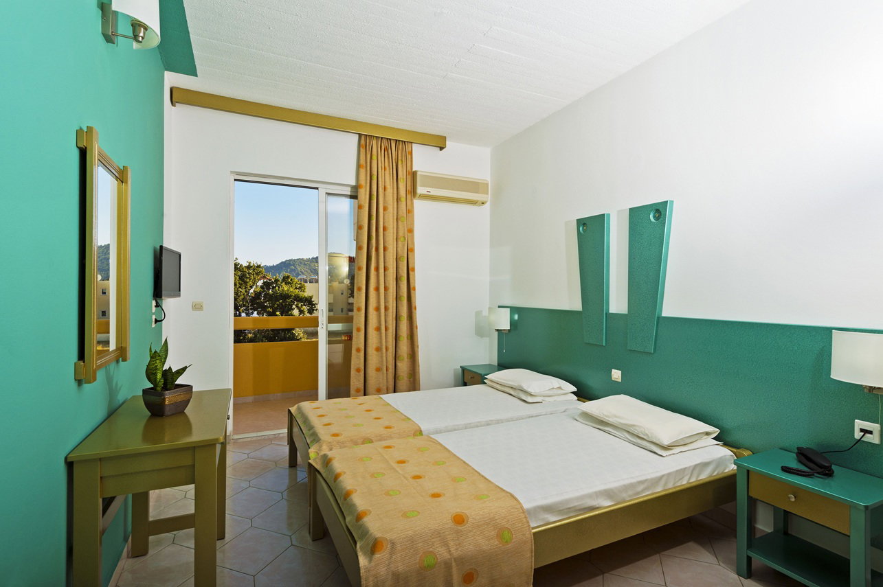 Trianta Apartments