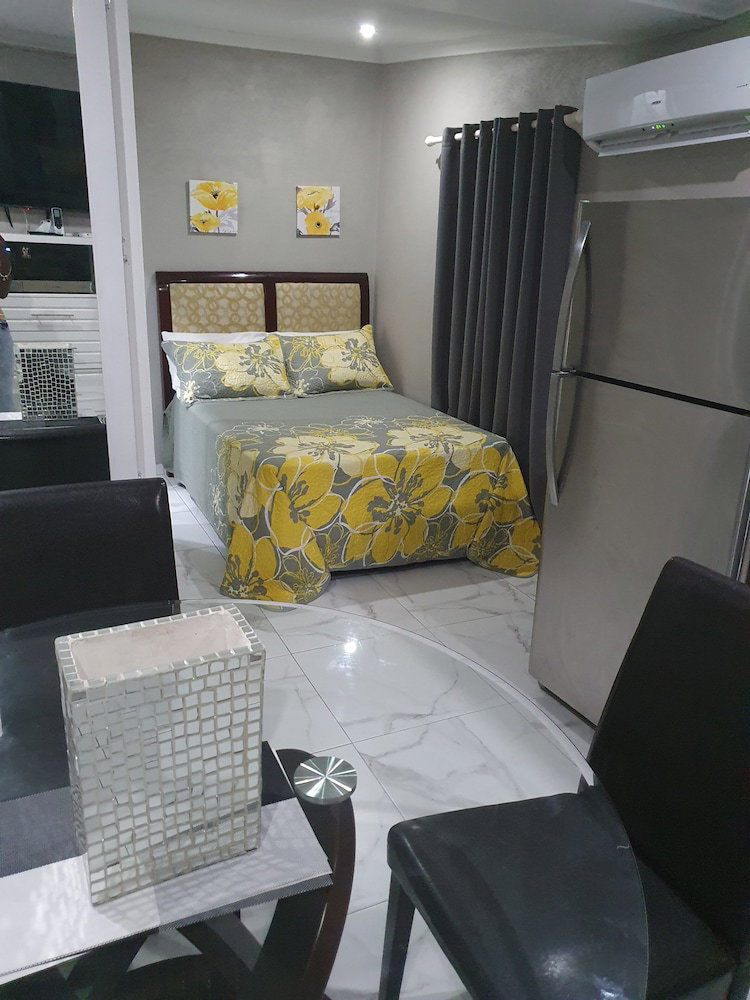 Hotel Devachan Apartments