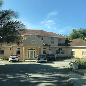 Hotel Pondbottom Apartment Hotel cazare Holetown