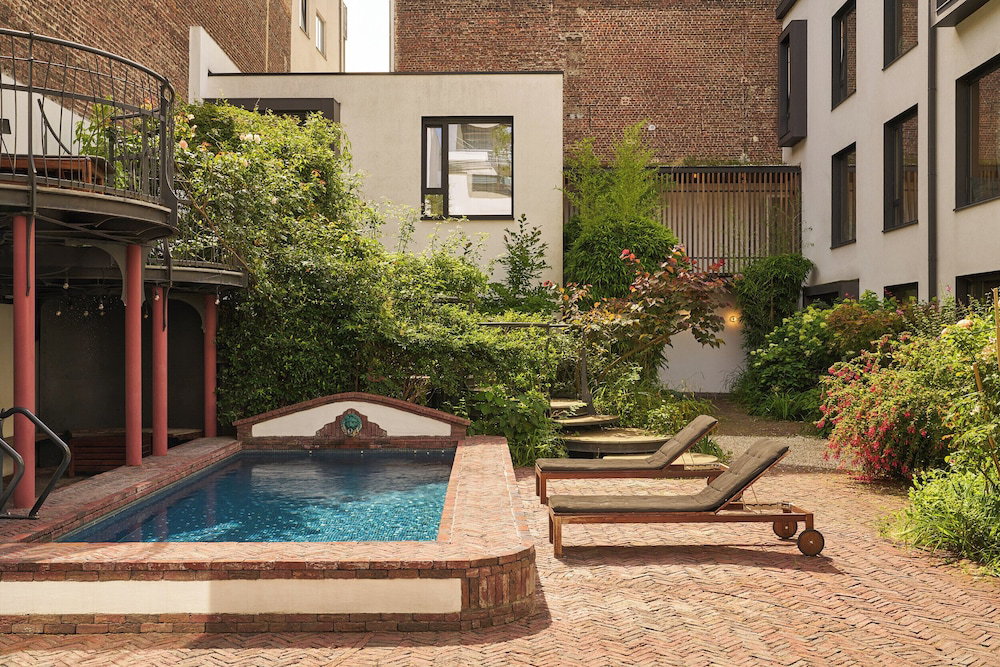 Hotel Latroupe Hotel Jardin Secret
