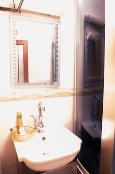 Greenlight Hotel