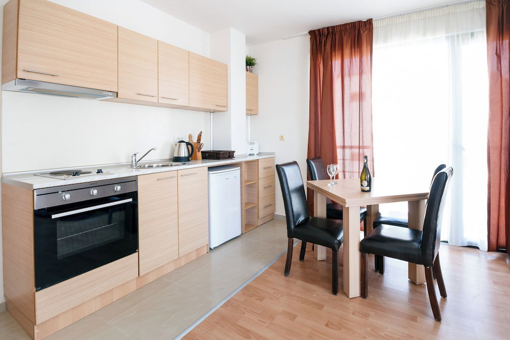 Hotel Seaside 1 Br Apartment With Balcony, Max 4 Guests
