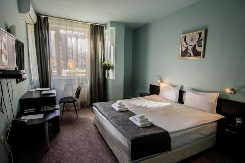 Hotel Nira