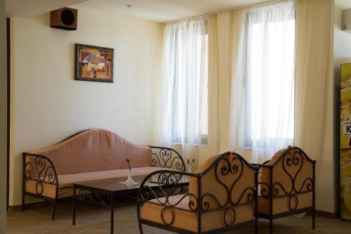 Hotel Nira