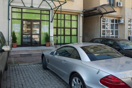 Hotel Nira