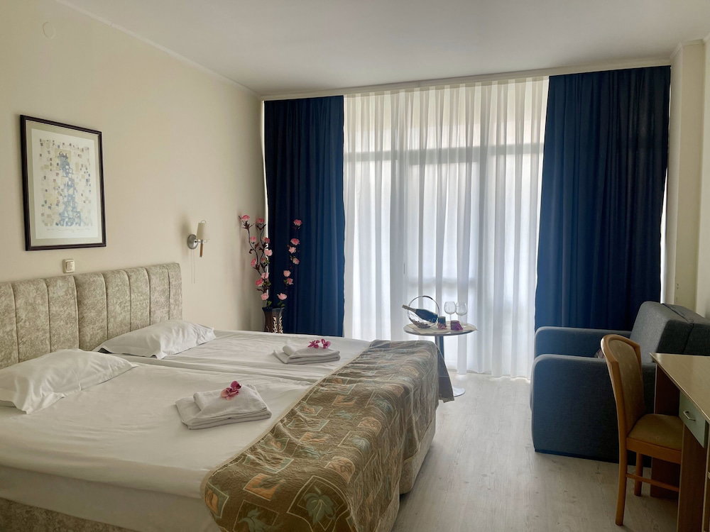 Grand Hotel Nirvana - Sunny Beach