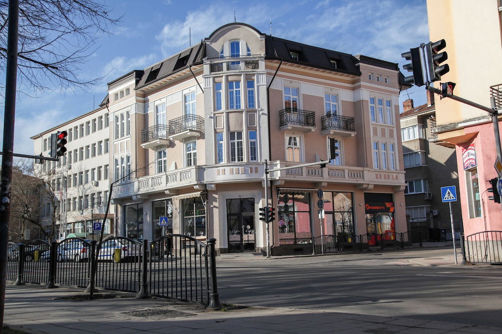 Hotel Corner House