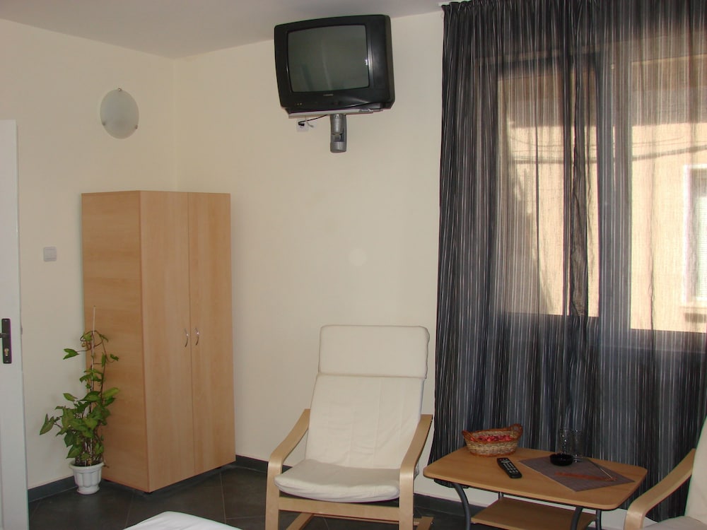 Avel Guesthouse