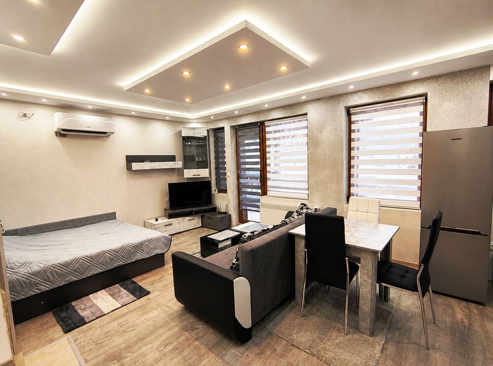Elegant Ground-Floor Studio With Covered Terrace And Direct Access To Nature