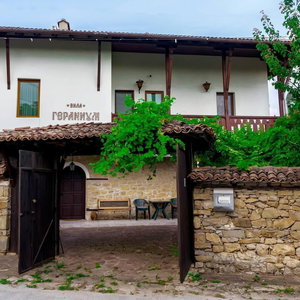 Hotel Lovely 5-Bed Authentic House In The Arbanasi cazare Veliko Tarnovo