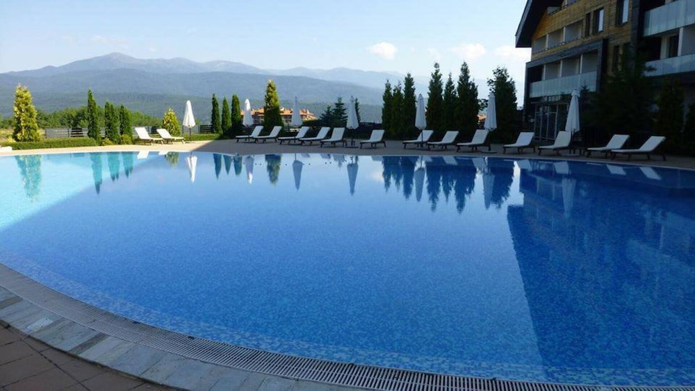Hotel 1 Bed - Sleeps 4 - Pets - Mountain Views