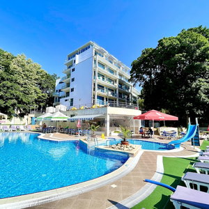 Hotel Bsa Hotel Holiday Park cazare St. Constantin si Elena