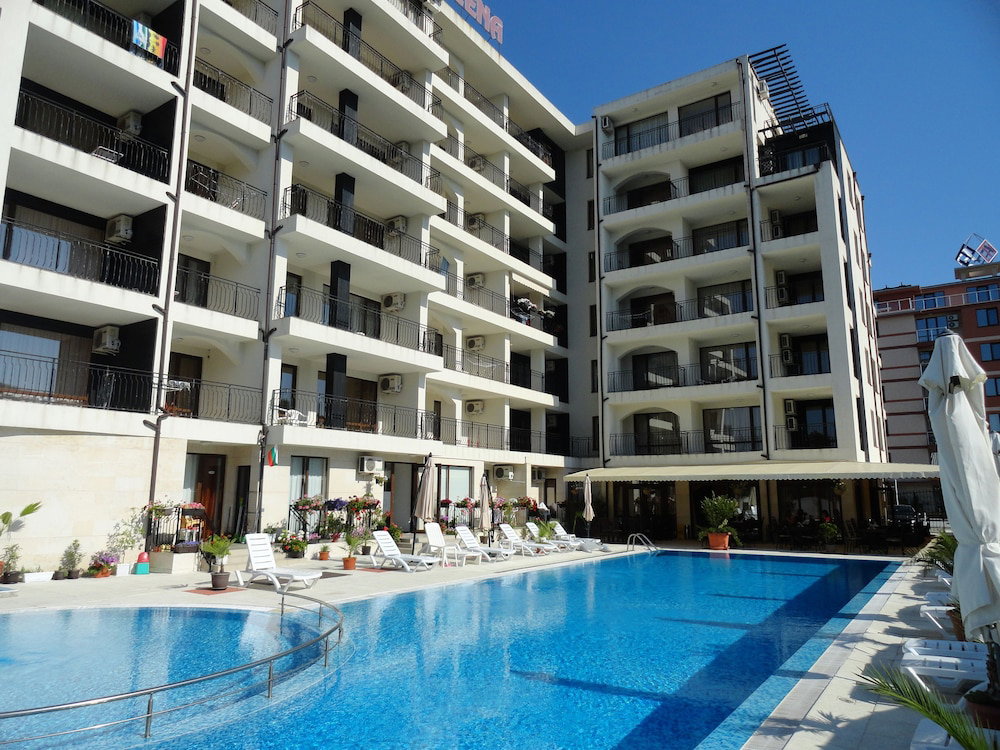 Hotel Cantilena Complex